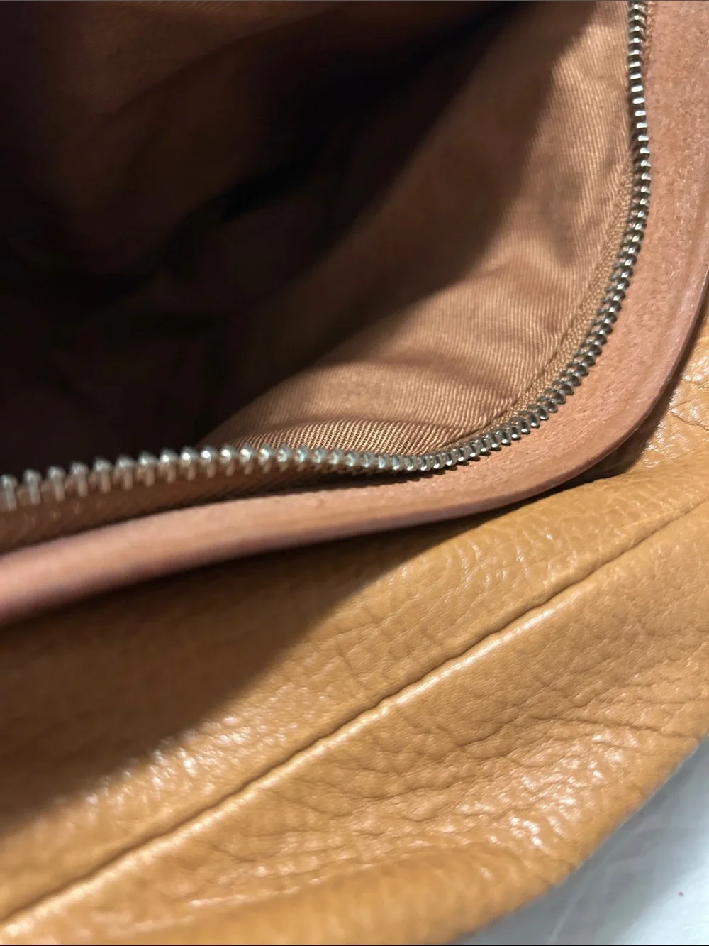 Christopher kon large sak bag. Anthropology